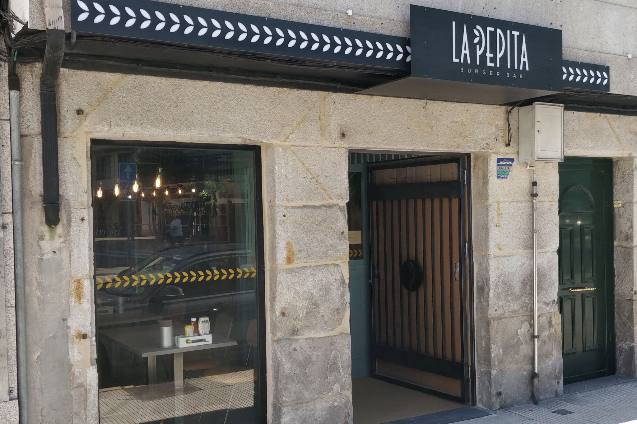 Apertura Nuevo Restaurante en Cangas - La Pepita Burger Bar